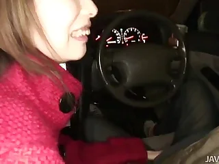 Horny Rinka steams up the windows in a car sucking a cock